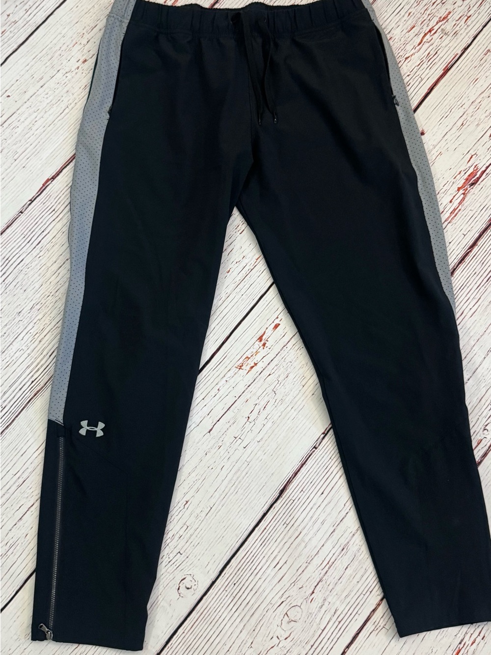 Under Armour HeatGear Loose Athletic Pants – Women’s Large
